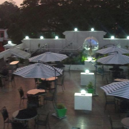 Hotel Sea Palace Kollam Εξωτερικό φωτογραφία