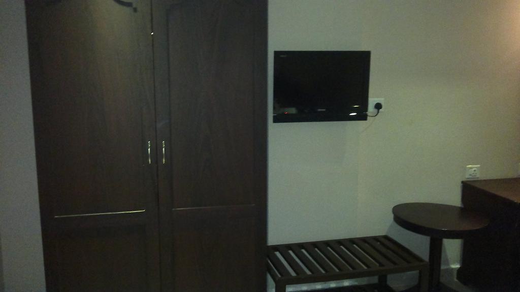 Hotel Sea Palace Kollam Εξωτερικό φωτογραφία